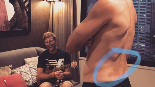 Broad nailed by stray golf ball at Brisbane Golf Club